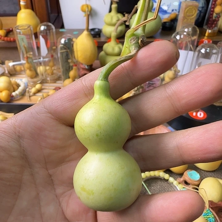 木葫芦摆件饰品一件
