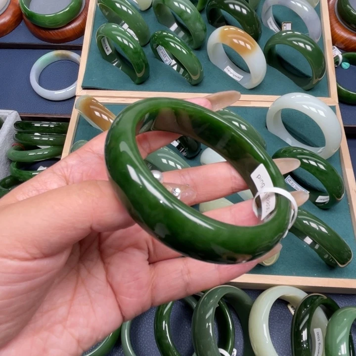 和田玉（碧玉）手镯未镶嵌