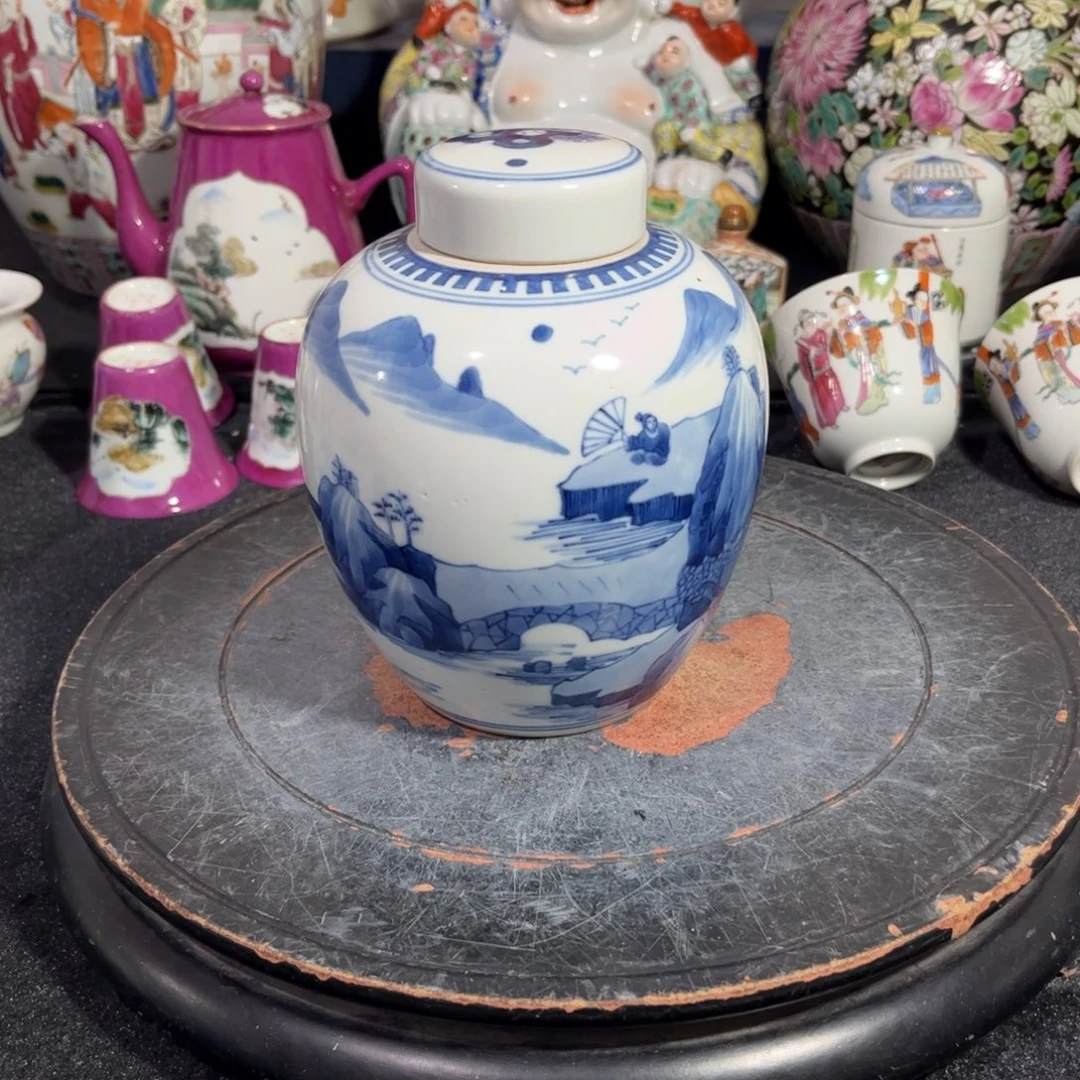 摆件青花山水风景盖罐