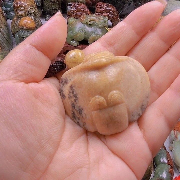 岫岩河磨玉（透闪石质玉）未镶嵌把件