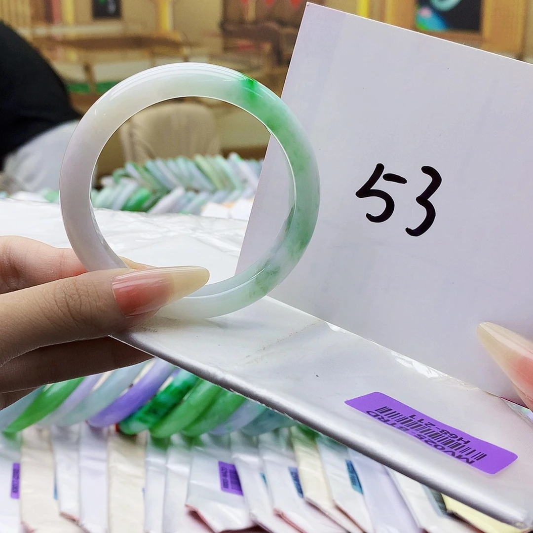 翡翠未镶嵌手镯vvv