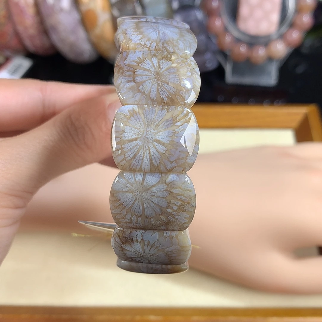 硅化珊瑚（珊瑚玉）未镶嵌吊坠(赠链)15号手排大花