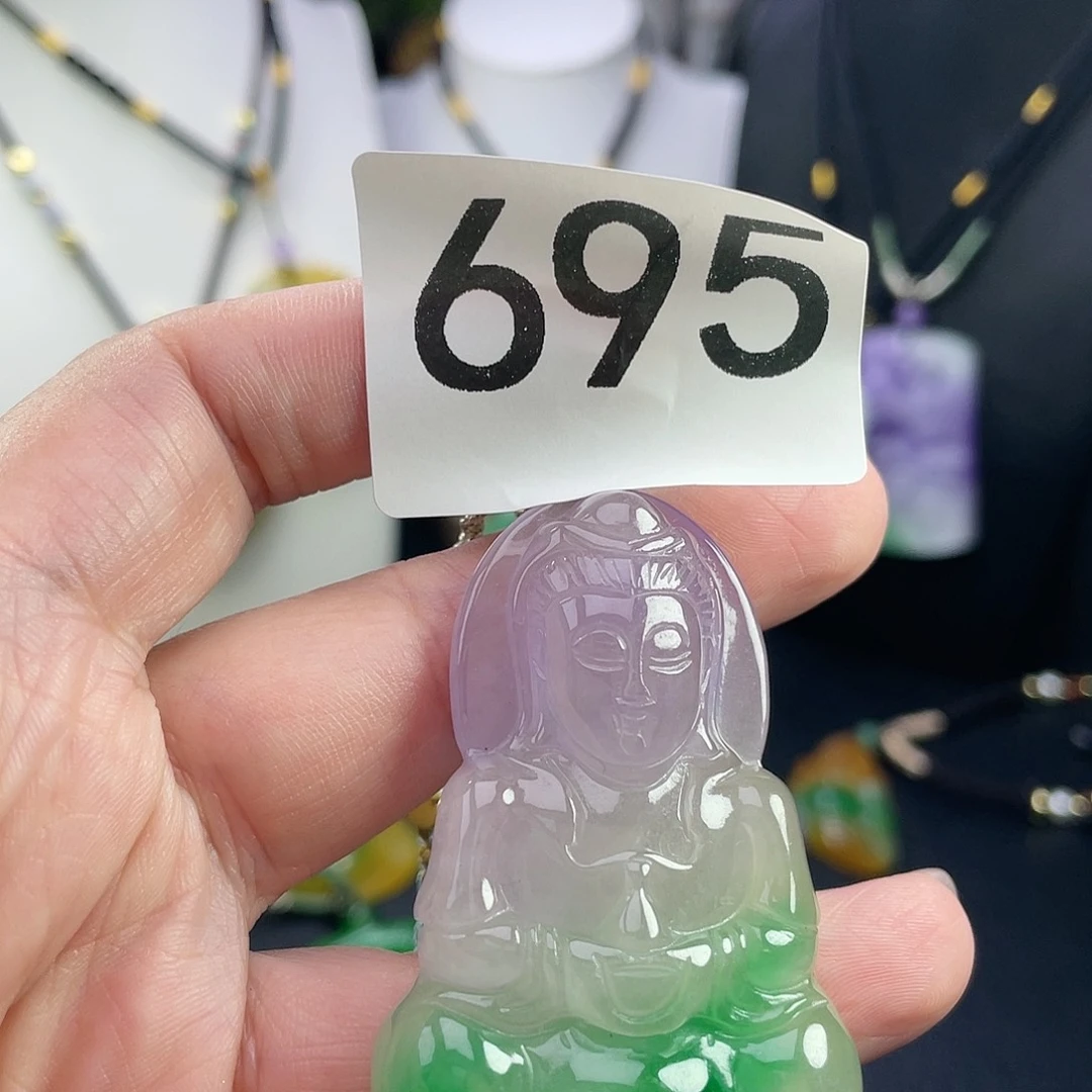 翡翠未镶嵌吊坠(赠链)