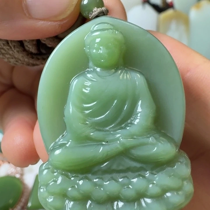 和田玉未镶嵌颈饰粉青大日如来猫眼