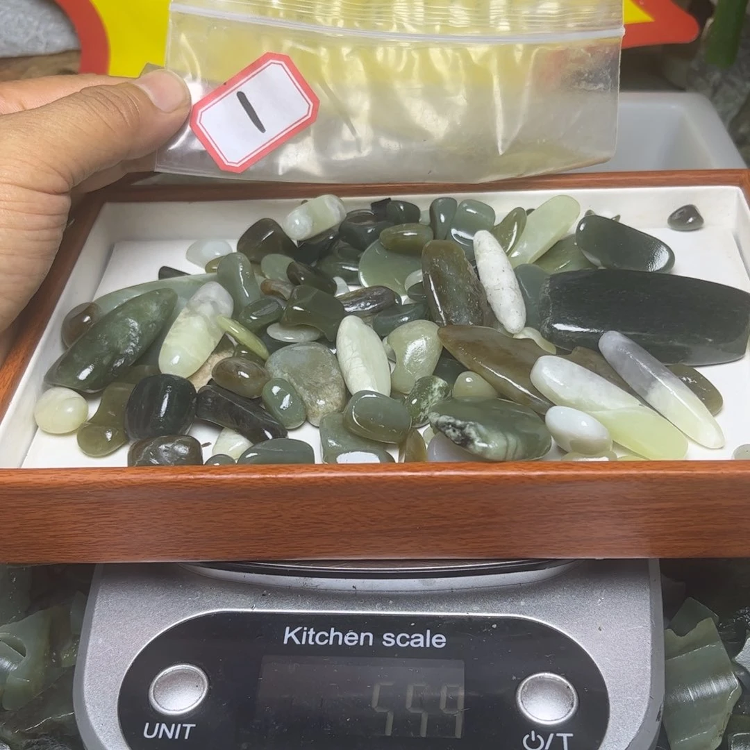 足铂镶嵌和田玉珠宝奇石