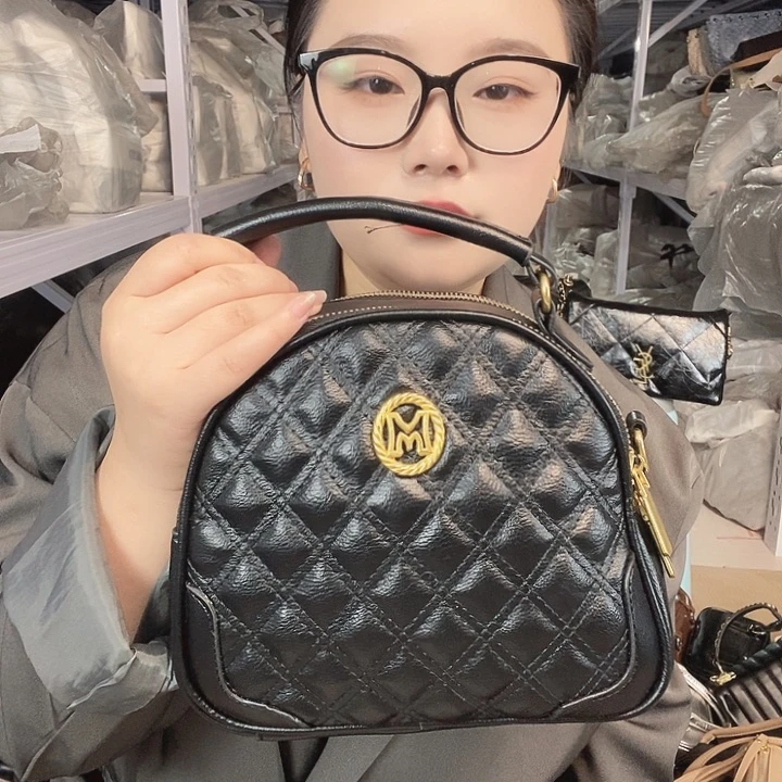 PU黄牛皮（革）PVC时尚潮流时尚