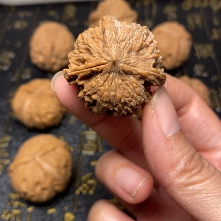 熬***狗文玩核桃吊坠文玩核桃异形单只
