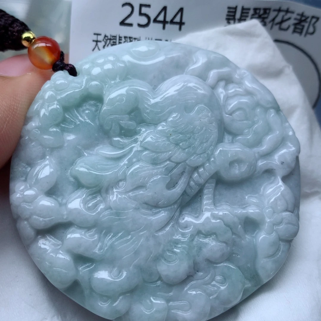 翡翠颈饰未镶嵌牌子