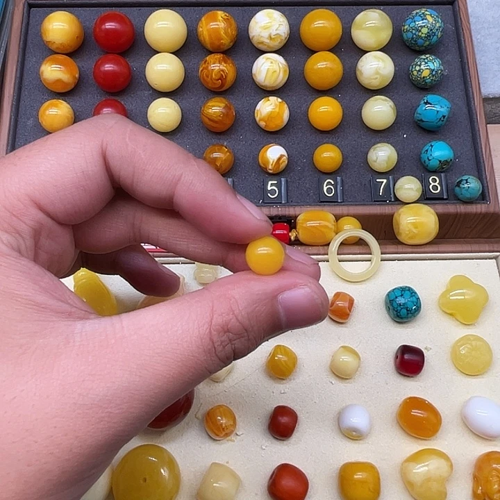 琥珀未镶嵌裸石鸡油黄单珠