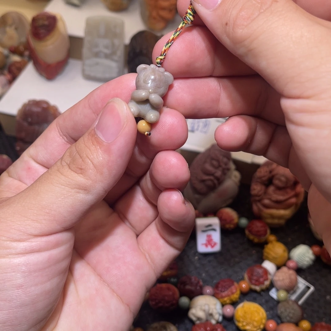 未镶嵌手串石英质玉（阿拉善玉）