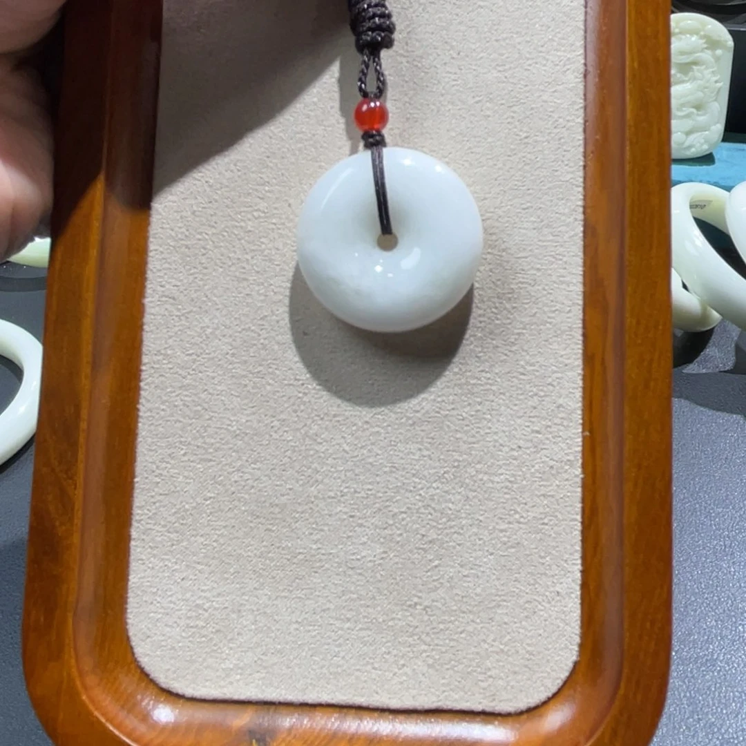 蓝田玉（蛇纹石化大理石玉）颈饰未镶嵌