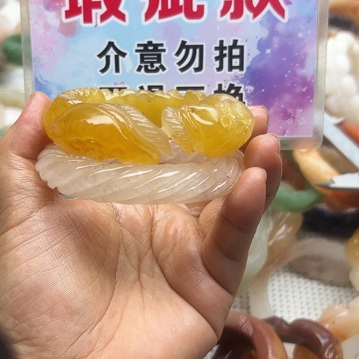 未镶嵌手镯石英岩玉T****.