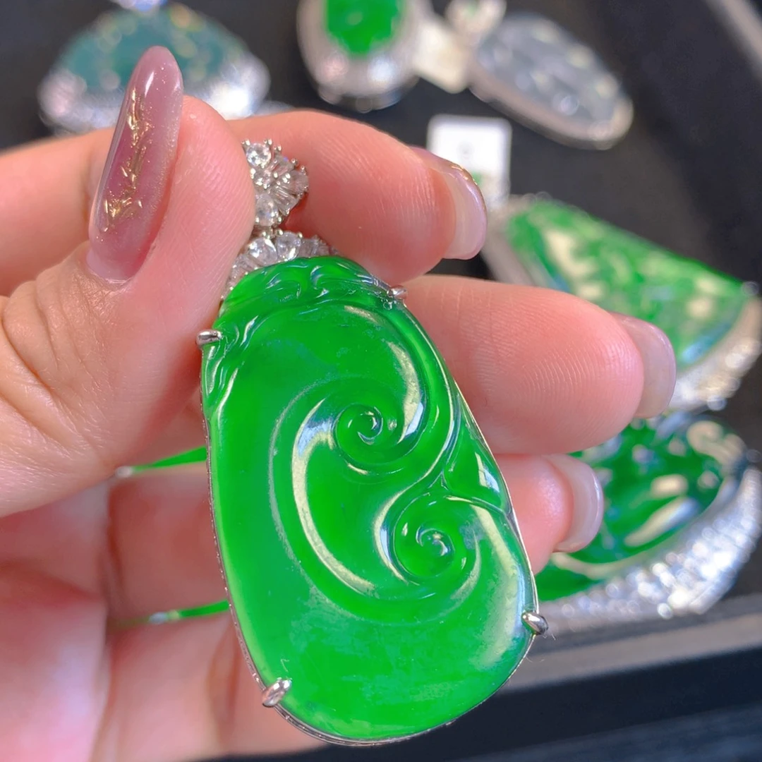 翡翠颈饰未镶嵌翡翠