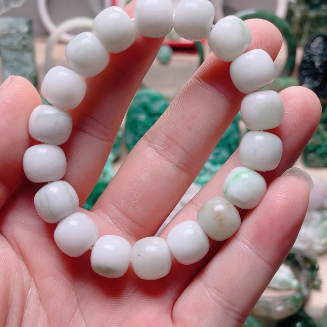 独山玉未镶嵌颈饰