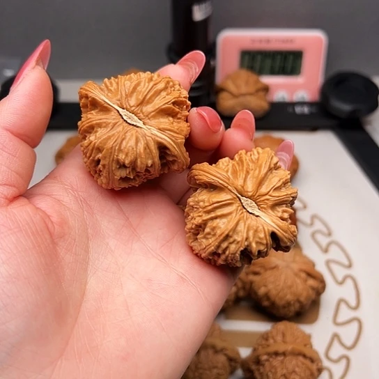 吊坠文玩核桃文玩核桃白狮子文玩