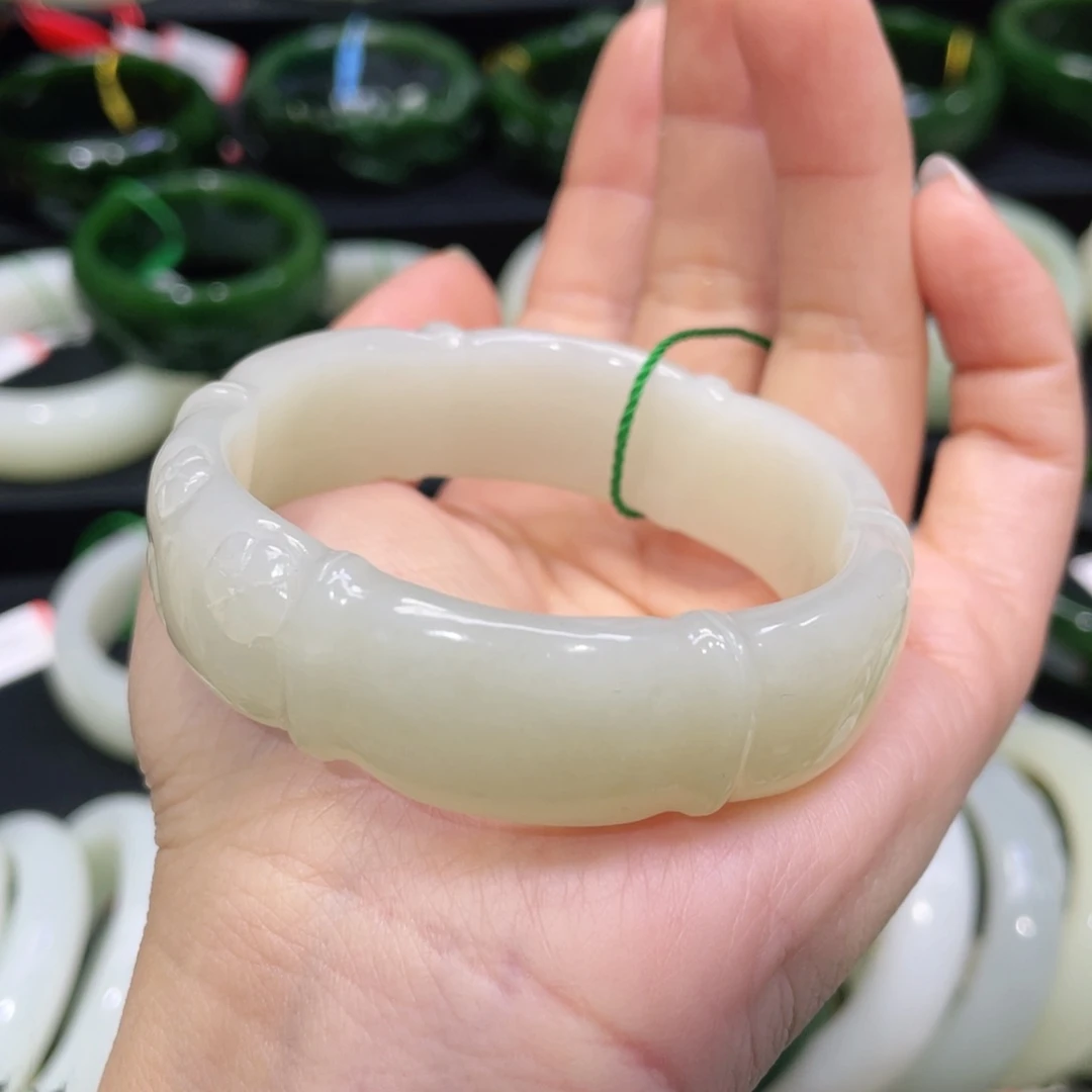未镶嵌手镯和田玉115