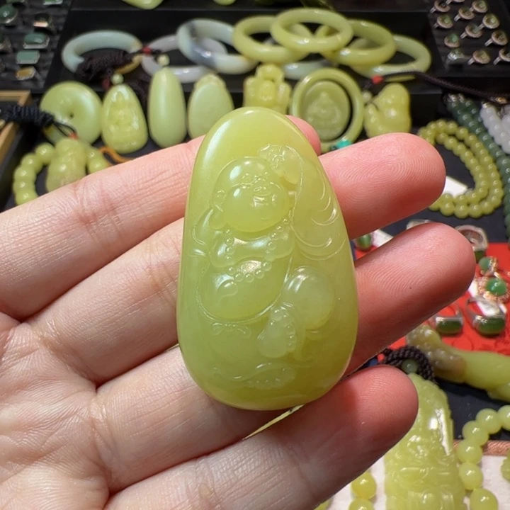 和田玉（黄玉）颈饰未镶嵌