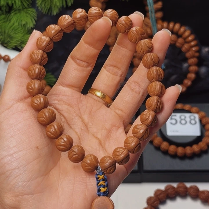 自***在龙纹桃核玉龙脊11