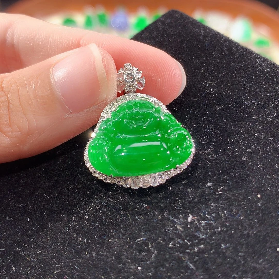 翡翠18K金镶嵌颈饰