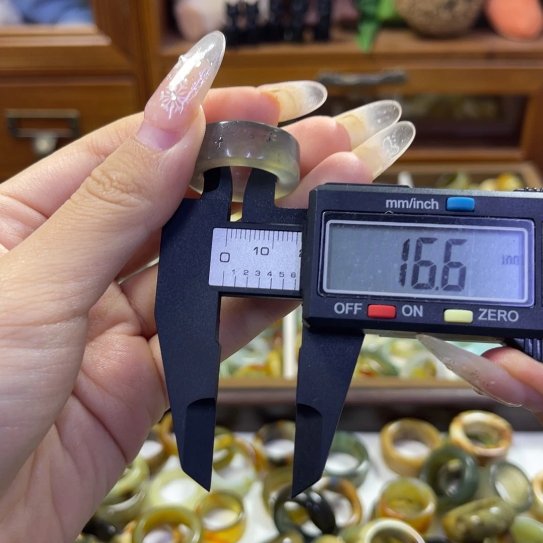 蛇纹石玉未镶嵌手镯67