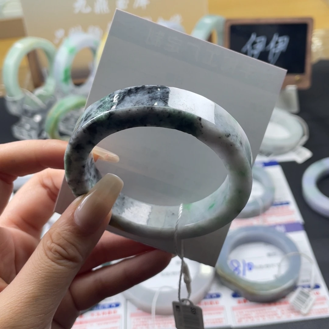 定制翡翠未镶嵌翡翠手镯基地质检发货