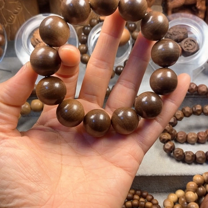 檀香木手串/手链老山檀奶香味1.8黑肉沉水