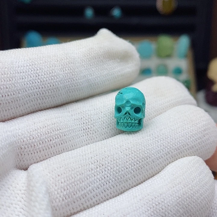 绿松石未镶嵌颈饰