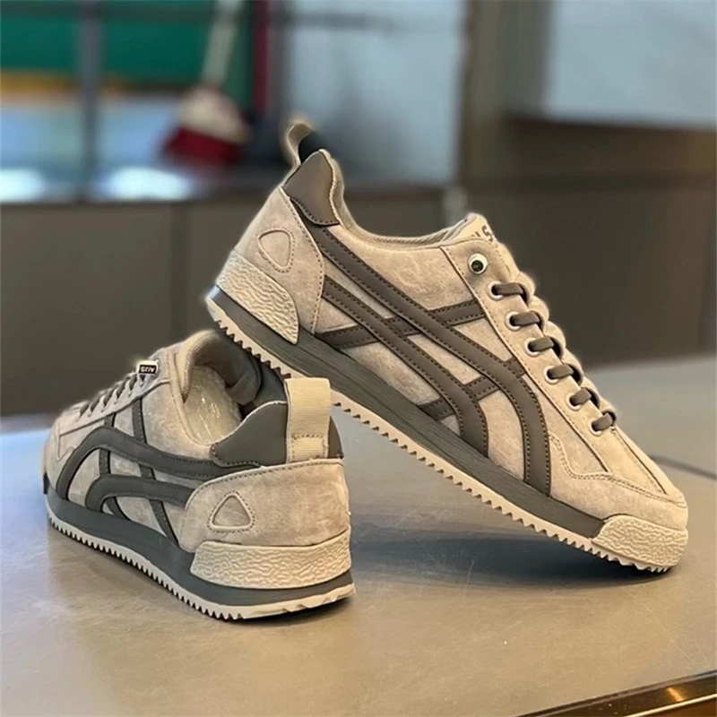 2025新款男鞋爆款休闲低帮轻便平底系带板鞋时尚潮流高级感运动鞋