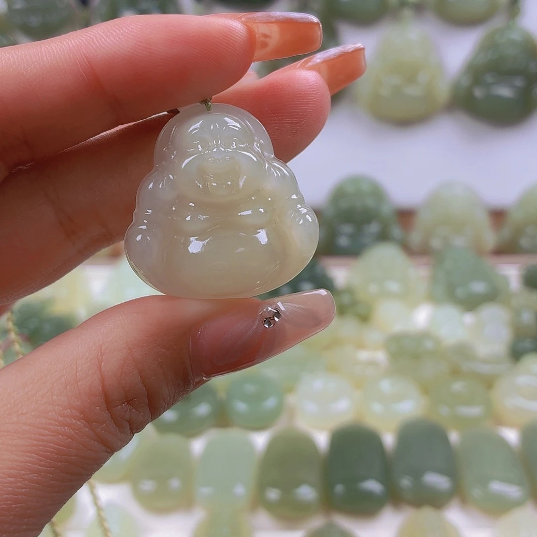 杏***儿和田玉未镶嵌颈饰