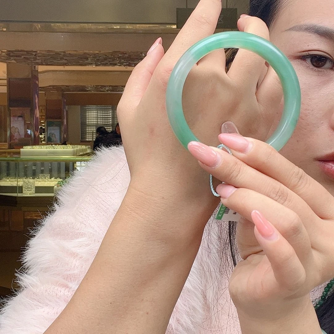 未镶嵌手镯石英质玉