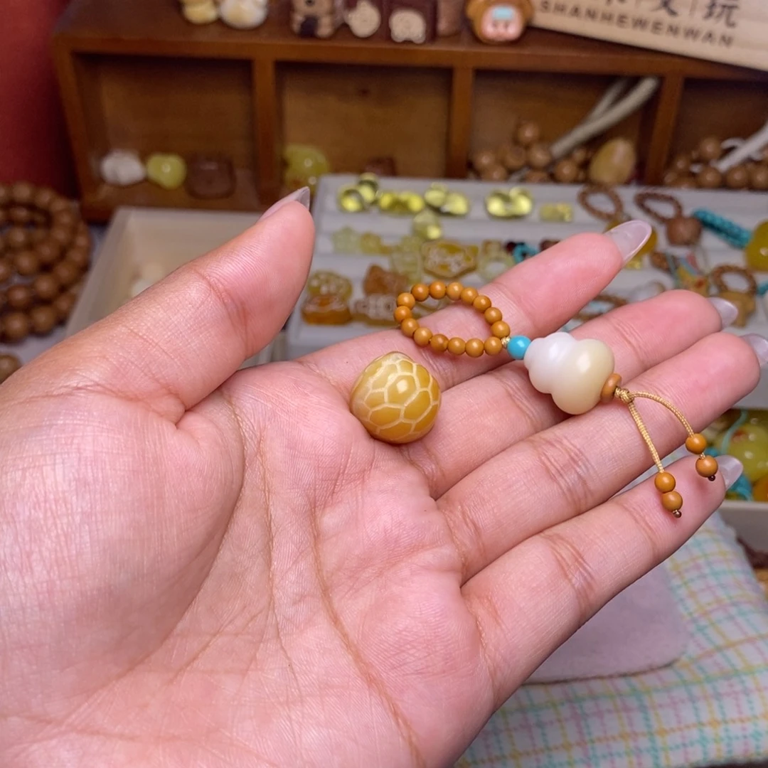 行****猴头核桃吊坠小富甲 橄榄核葫芦滴流