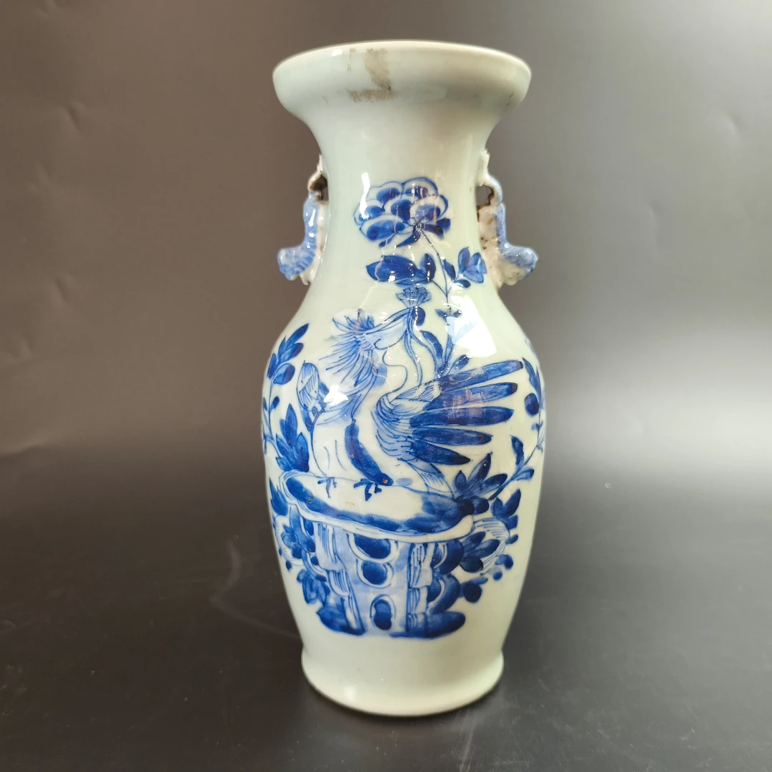 A02008清道光豆青釉青花花卉纹赏瓶 高24.5cm