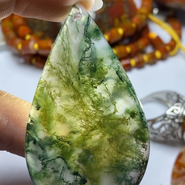 玛瑙/玉髓颈饰未镶嵌