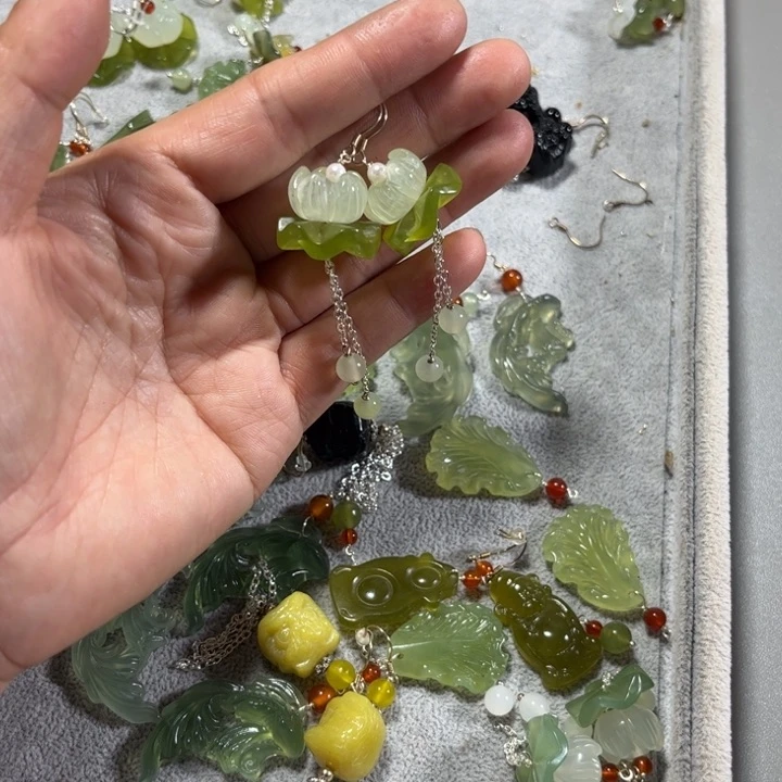蛇纹石玉耳饰未镶嵌