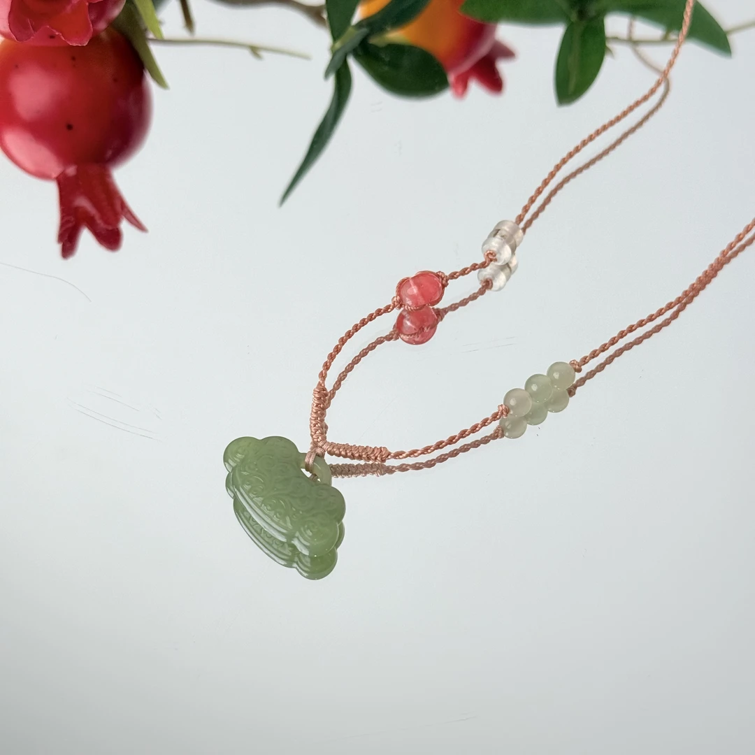 【如意玉】和田玉吊坠面小仙多样性发其一