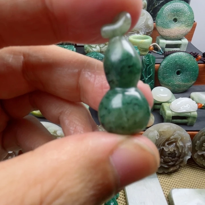 独山玉未镶嵌珠宝半成品
