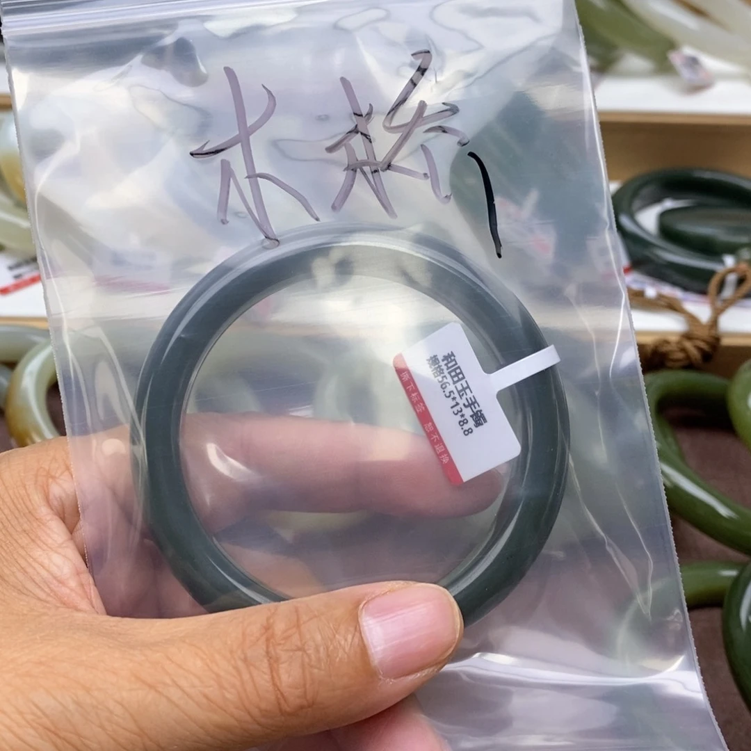 和田玉手镯未镶嵌?***?