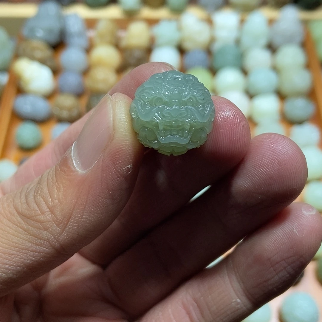 和田玉未镶嵌颈饰定制