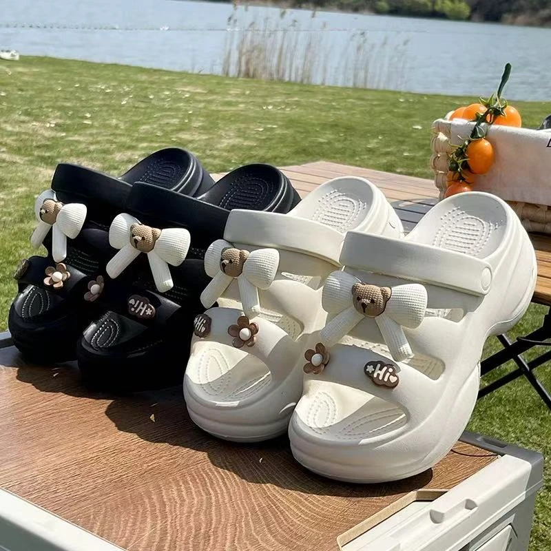 厚底拖鞋女夏2025爆款网红外穿踩屎感洞洞鞋沙滩海边防滑增高凉鞋