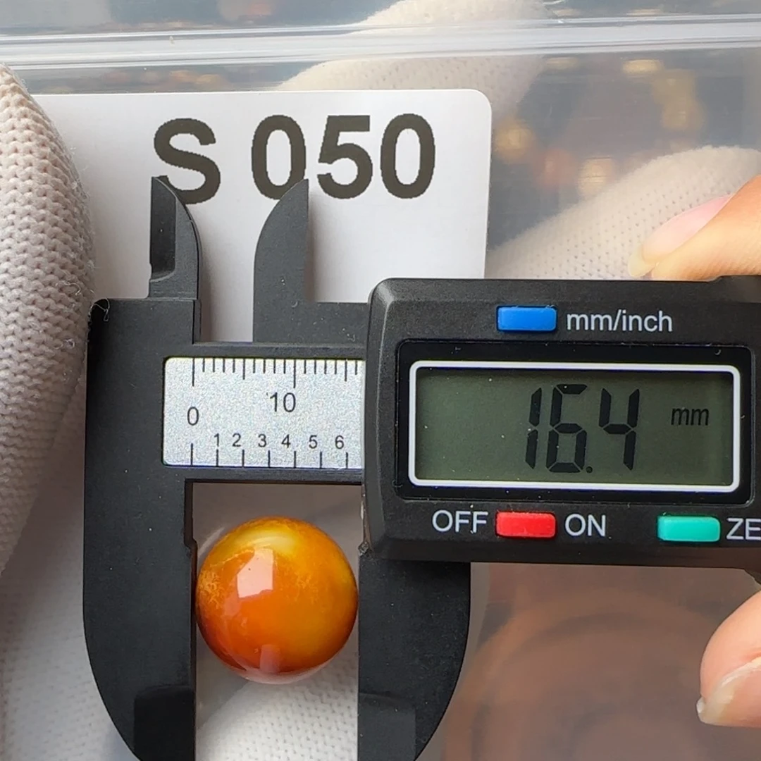 琥珀裸石未镶嵌微