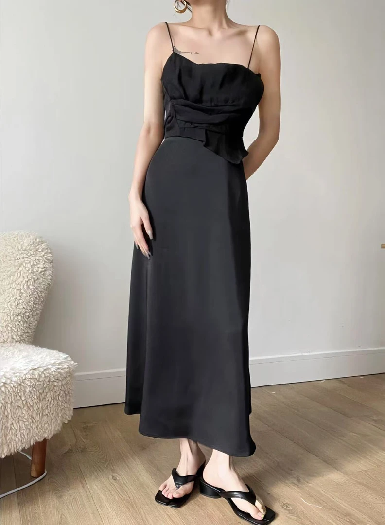 VIKTORIACHAN春夏成衣系列 不规则褶皱设计吊带连衣裙