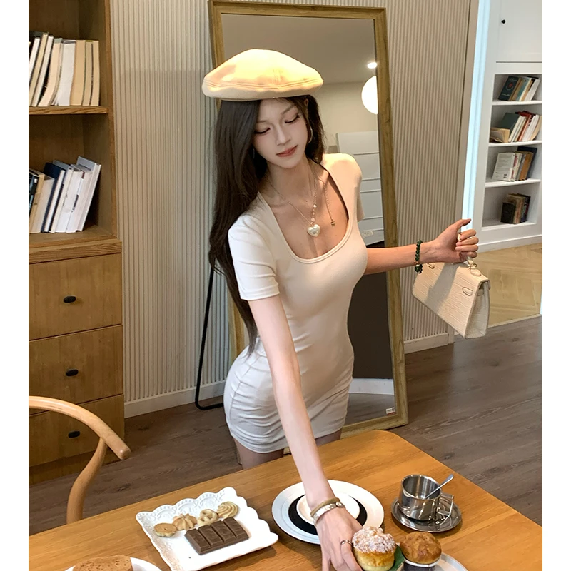 夏季新款简约基础女夏连衣裙纯色百搭修身显瘦设计连衣裙