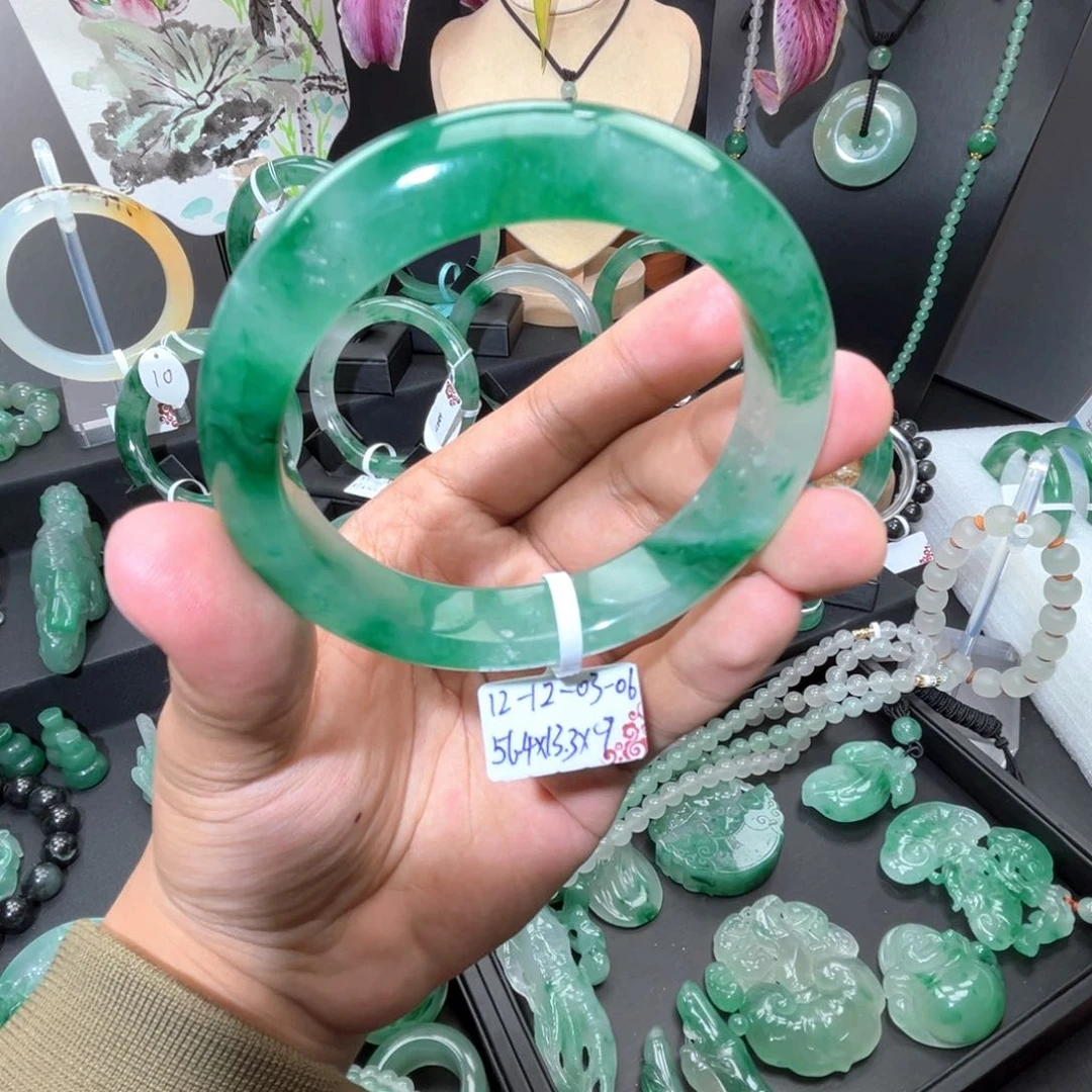 未镶嵌手镯石英质玉（非洲翠）