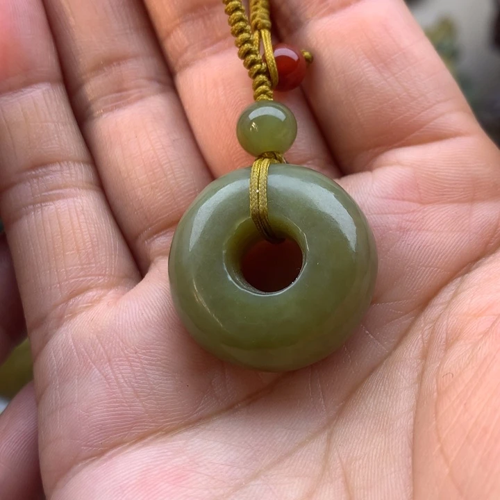 【闪购商品】透闪石质玉吊坠未镶嵌