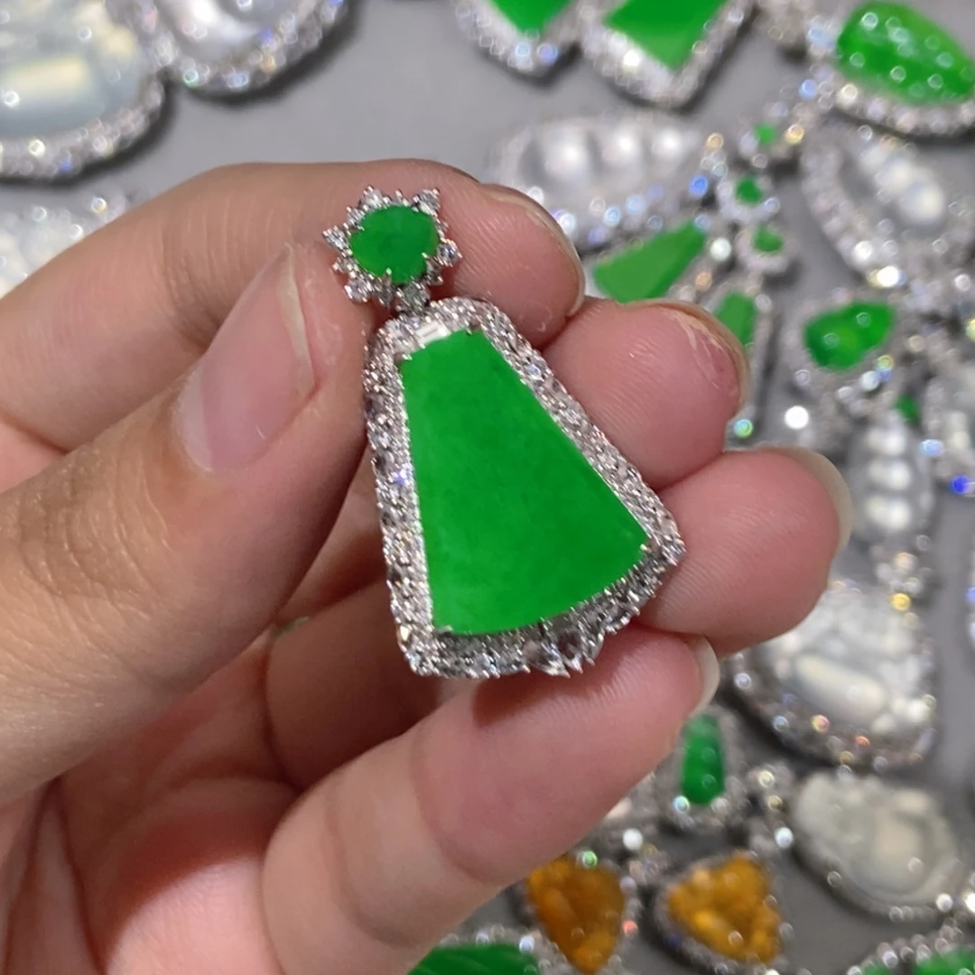 翡翠18K金镶嵌吊坠(不含链)天然缅甸A货翡翠