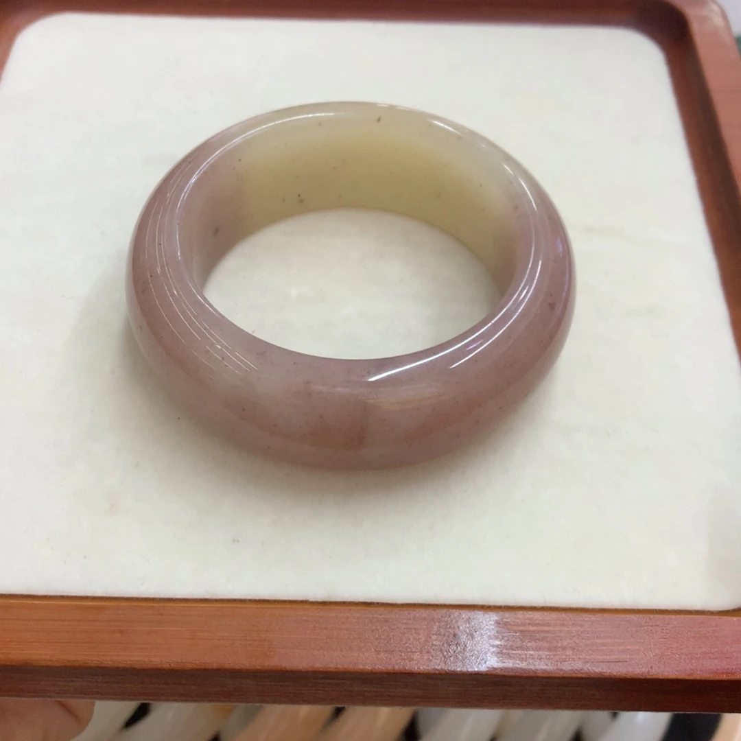 石英质玉未镶嵌手镯