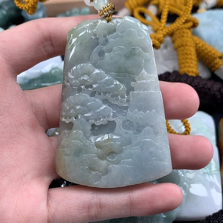 翡翠未镶嵌颈饰天然保真a货