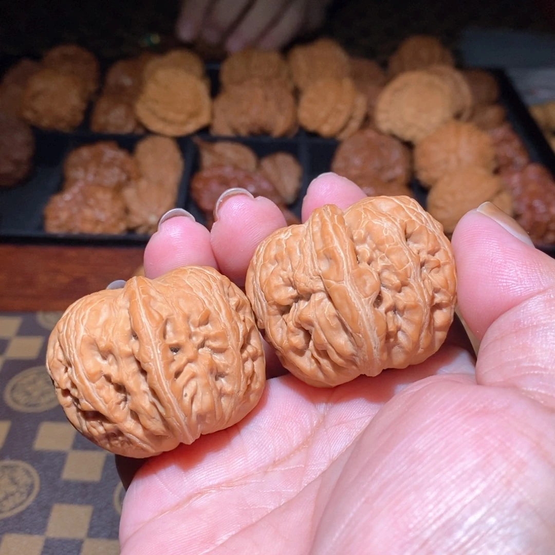 枫***.文玩核桃把件元宝