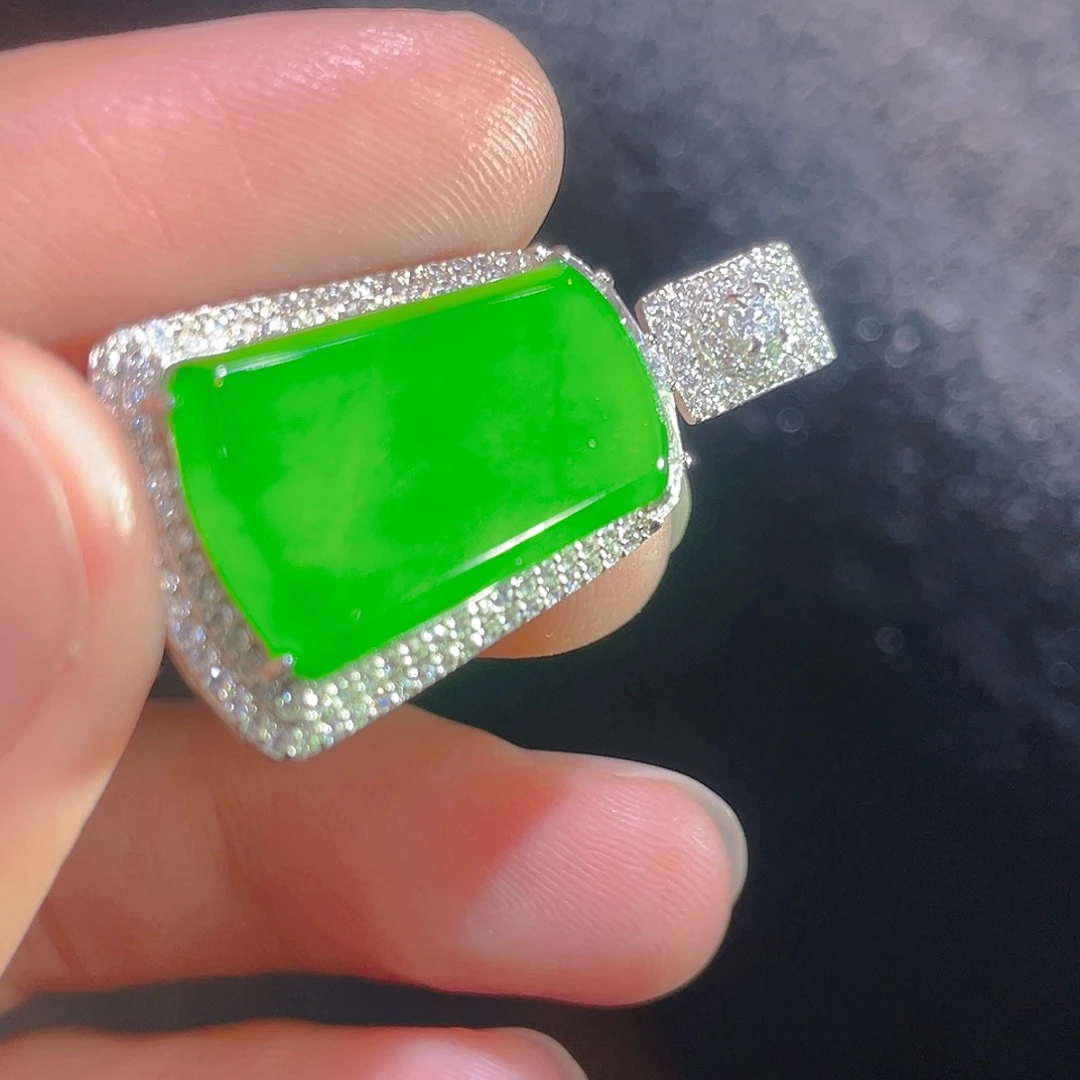 翡翠颈饰银S925镶嵌翡翠