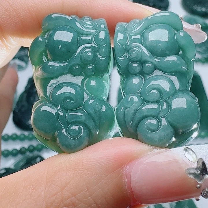 翡翠未镶嵌颈饰1111